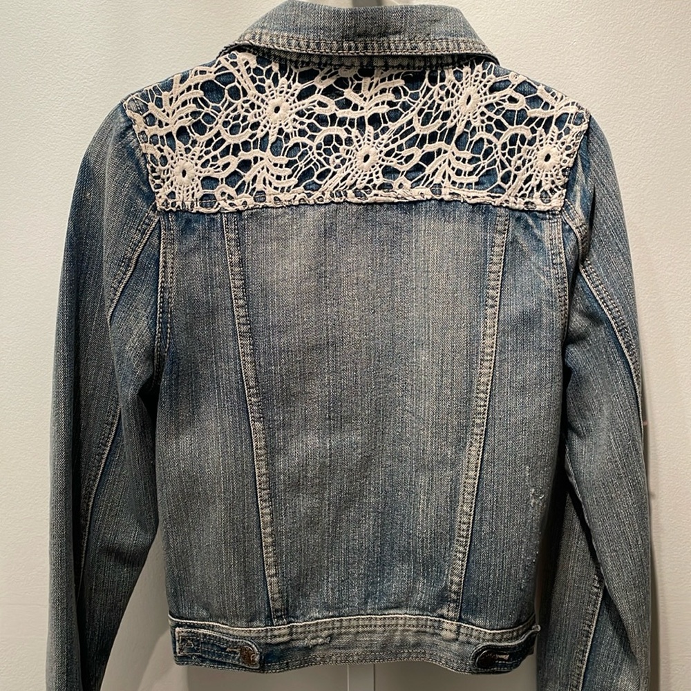 ❌SOLD❌TRUE NORTH Denim Jacket with Crochet detailing size M - Picture 5 of 8